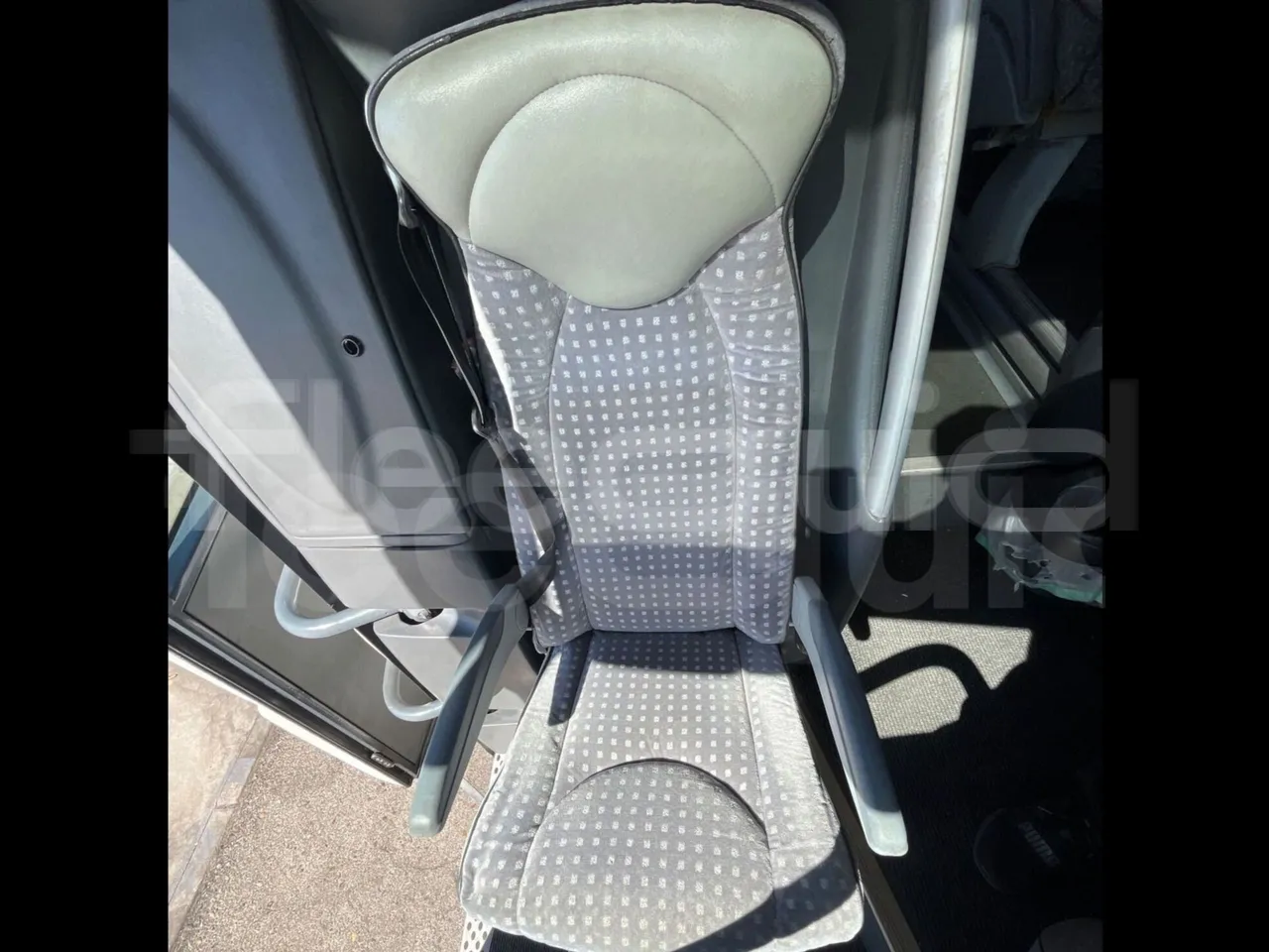 Volvo B12B DH12D420 - EUR3 - 309kW -12.2m - hostess seat photo