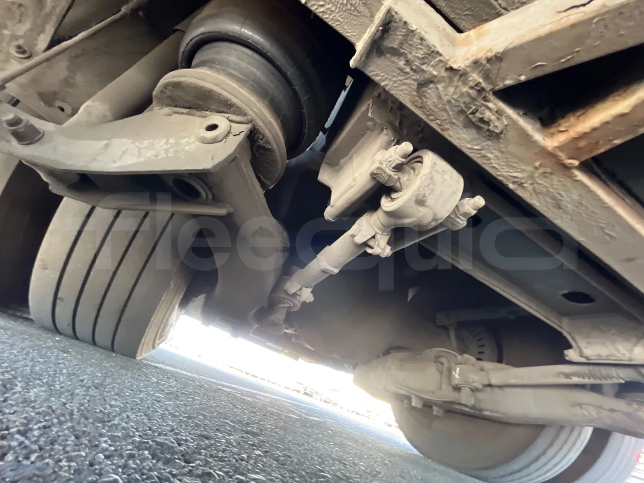 Volvo B12B DH12D420 - EUR3 - 309kW -12.2m - axle 2 shock absorbers 2 left