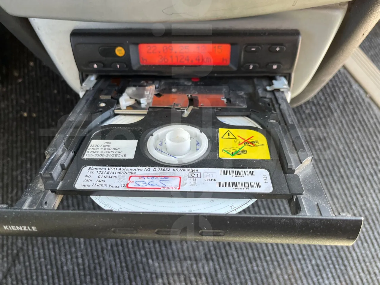 Volvo B12B DH12D420 - EUR3 - 309kW -12.2m - Tachograph