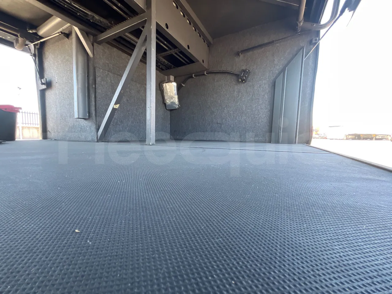 Volvo B12B DH12D420 - EUR3 - 309kW -12.2m - under carpet photo