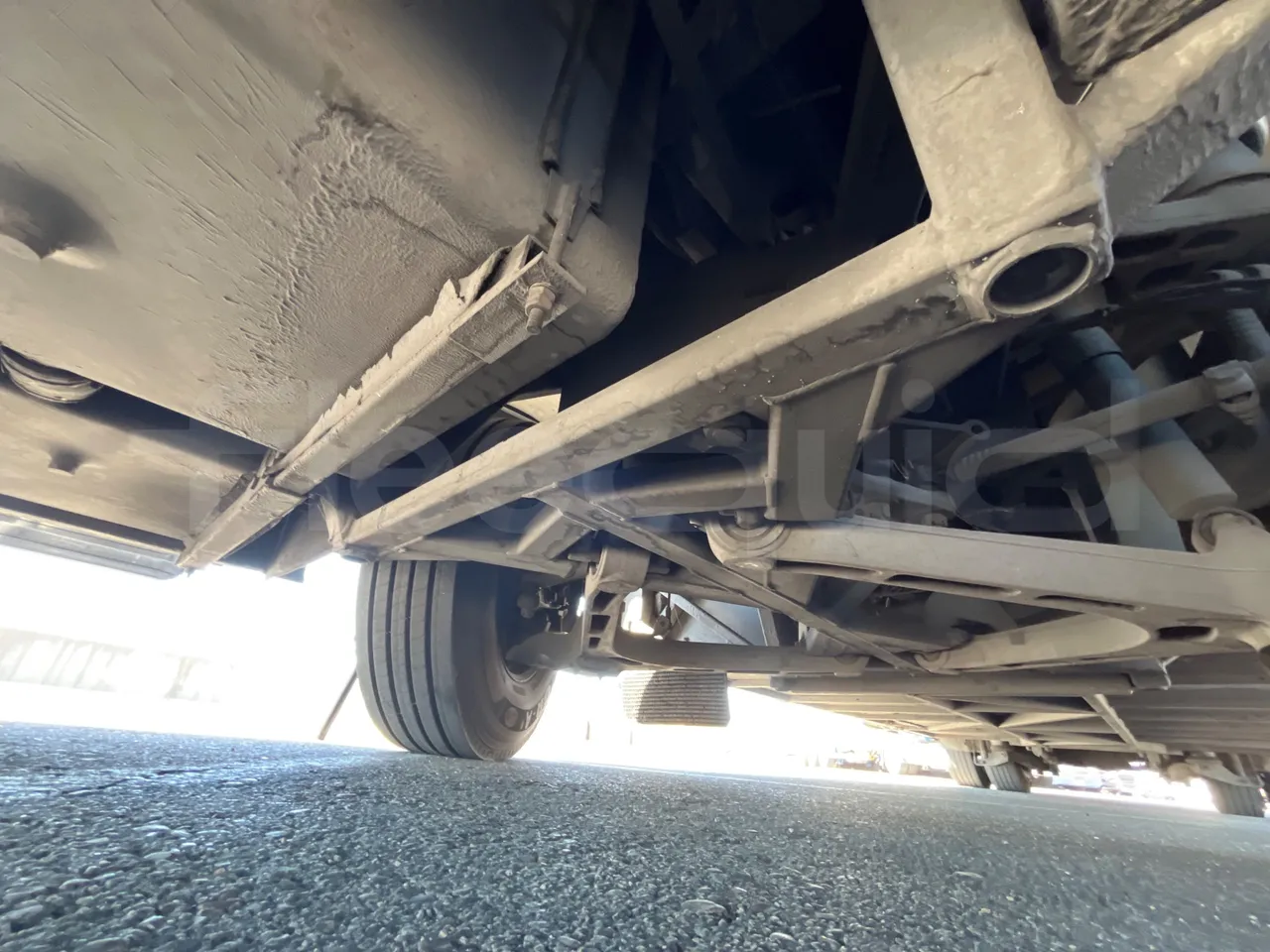 Volvo B12B DH12D420 - EUR3 - 309kW -12.2m - front axle central