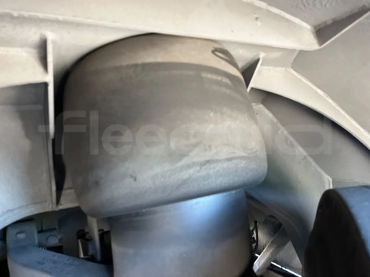 Volvo B12B DH12D420 - EUR3 - 309kW -12.2m - central undercarriage photo