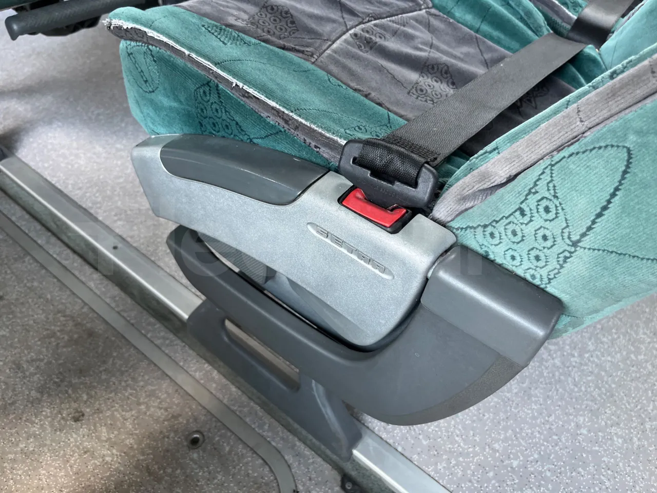 Setra S 417 S417 HDH/ Euro 4 - 350 Kw - 13,85 Mt - armrest detail photo