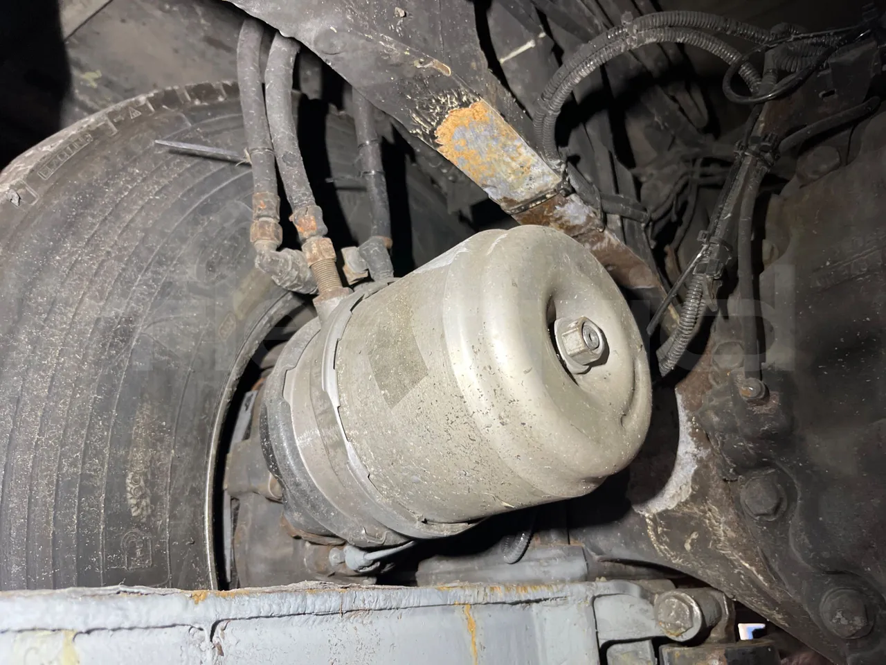Setra S 417 S417 HDH/ Euro 4 - 350 Kw - 13,85 Mt - axle 2 caliper brakes left
