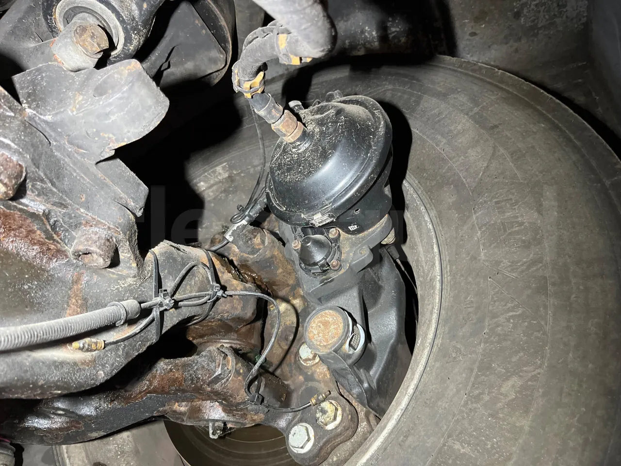 Setra S 417 S417 HDH/ Euro 4 - 350 Kw - 13,85 Mt - axel 3 caliper brakes right