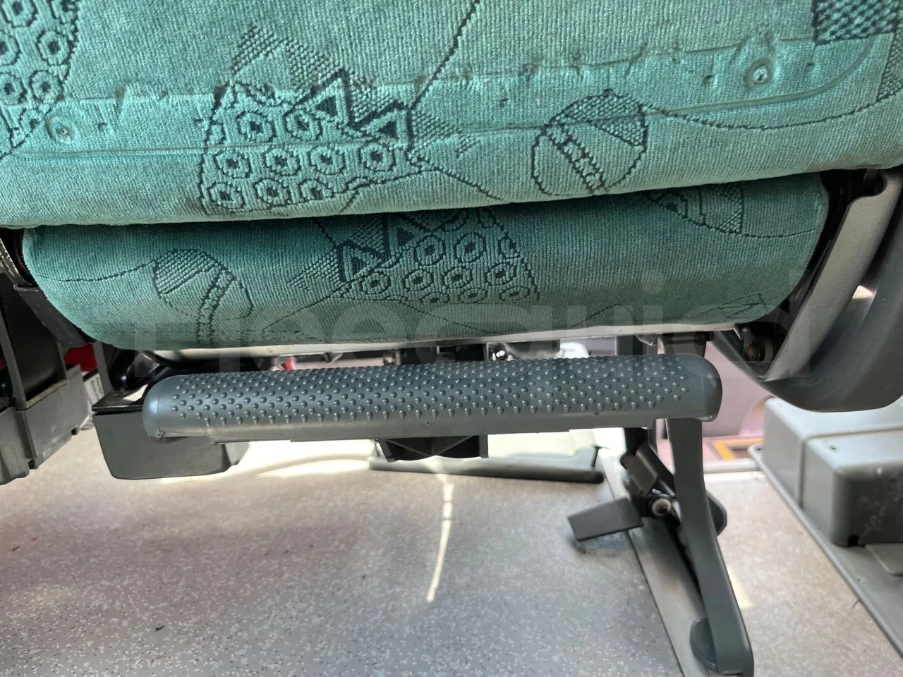 Setra S 417 S417 HDH/ Euro 4 - 350 Kw - 13,85 Mt - footrest detail photo