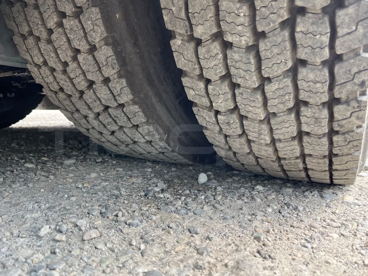 Setra S 417 S417 HDH/ Euro 4 - 350 Kw - 13,85 Mt - tread condition second axle tires left