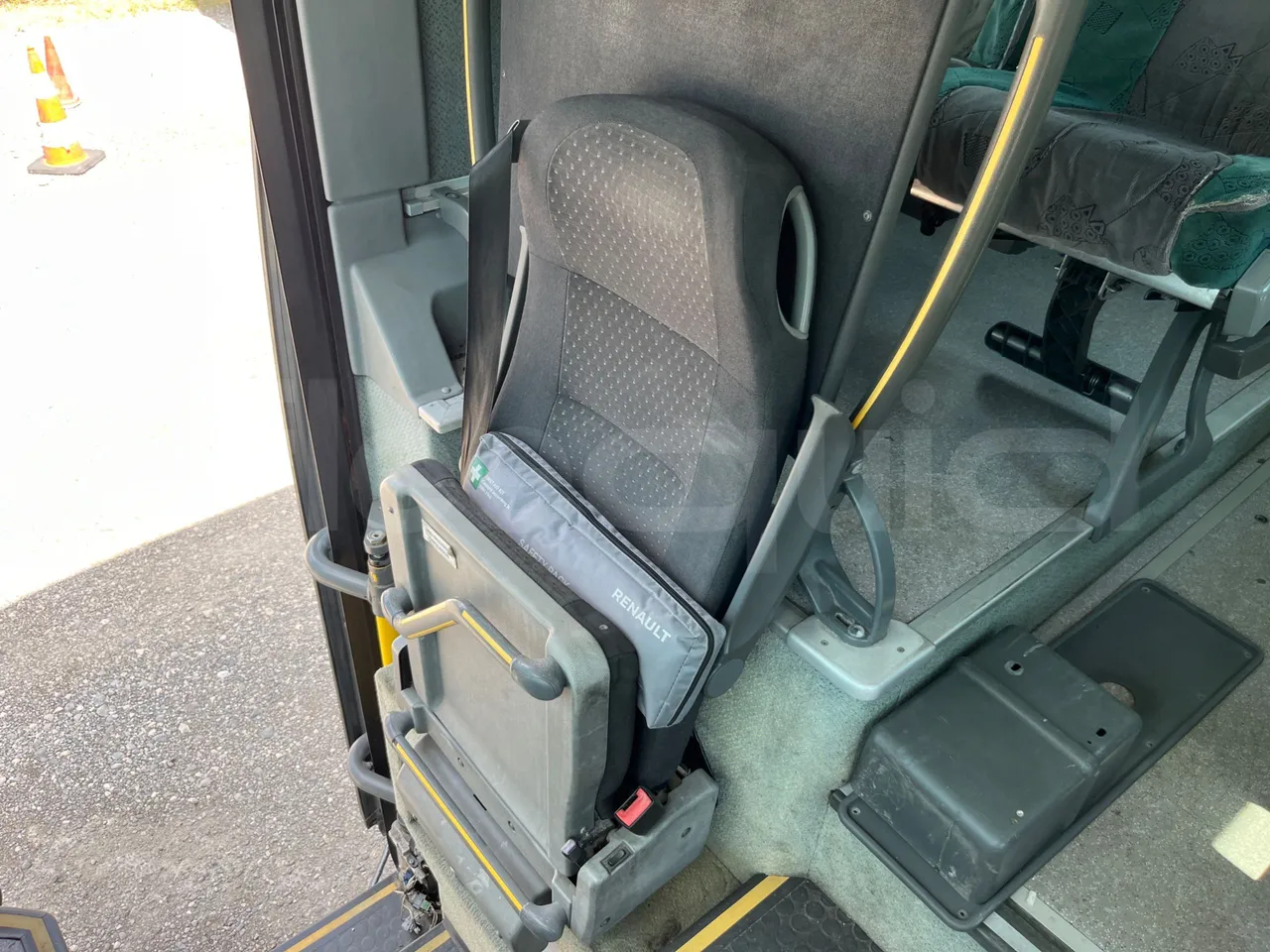 Setra S 417 S417 HDH/ Euro 4 - 350 Kw - 13,85 Mt - hostess seat photo