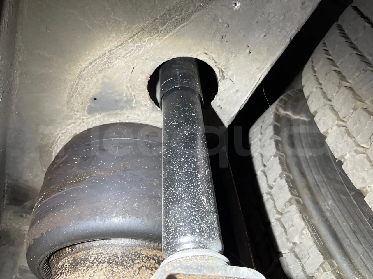 Setra S 417 S417 HDH/ Euro 4 - 350 Kw - 13,85 Mt - axle 2 shock absorbers 1 left