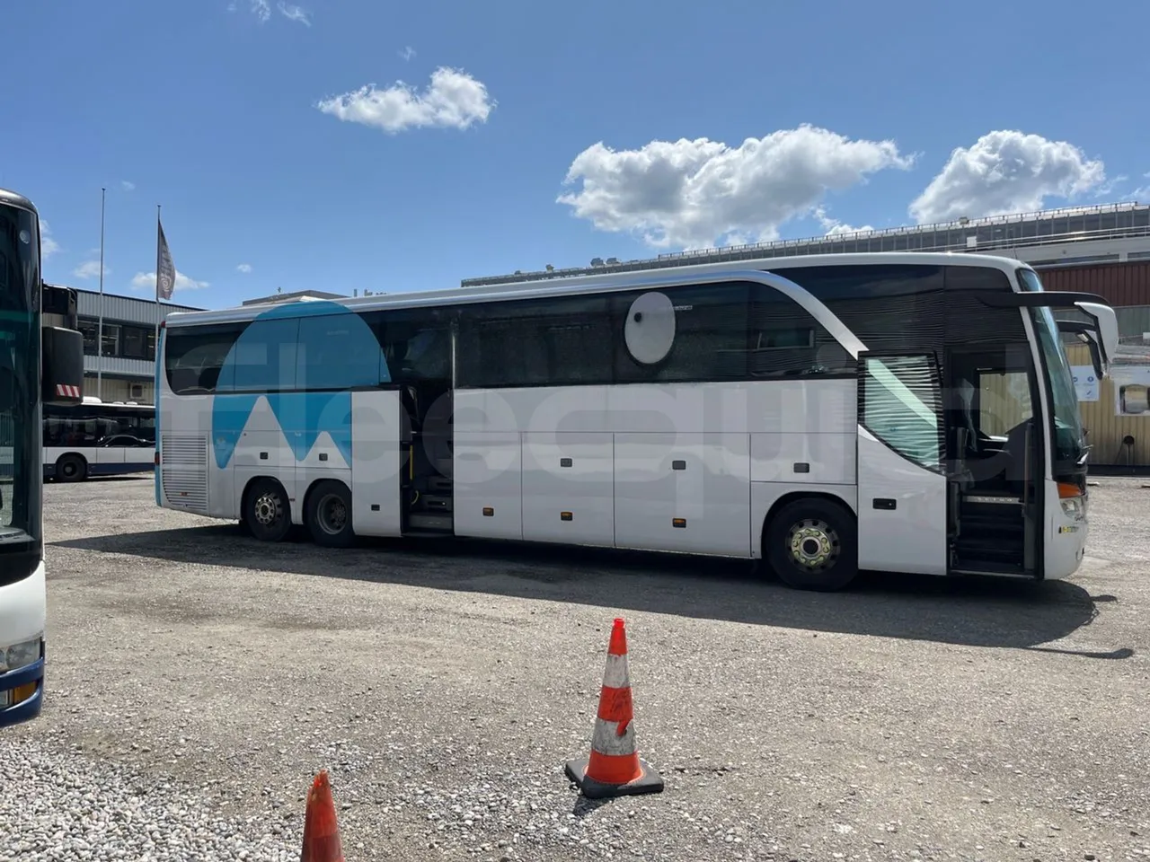 Setra S 417 S417 HDH/ Euro 4 - 350 Kw - 13,85 Mt - right side doors open