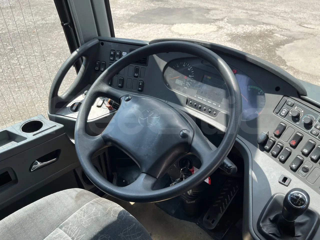 Setra S 417 S417 HDH/ Euro 4 - 350 Kw - 13,85 Mt - steering wheel photo