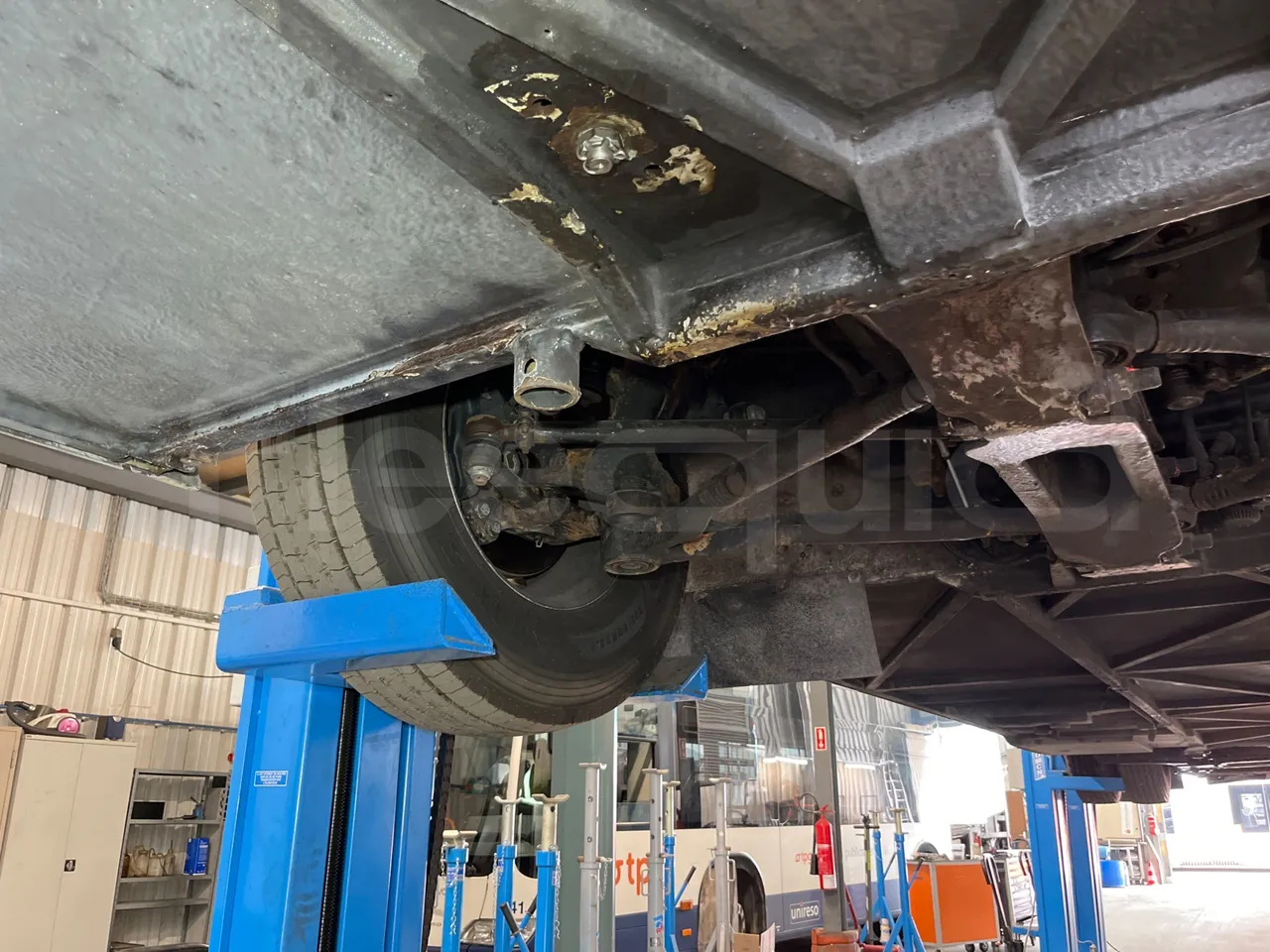 Setra S 417 S417 HDH/ Euro 4 - 350 Kw - 13,85 Mt - front axle right side