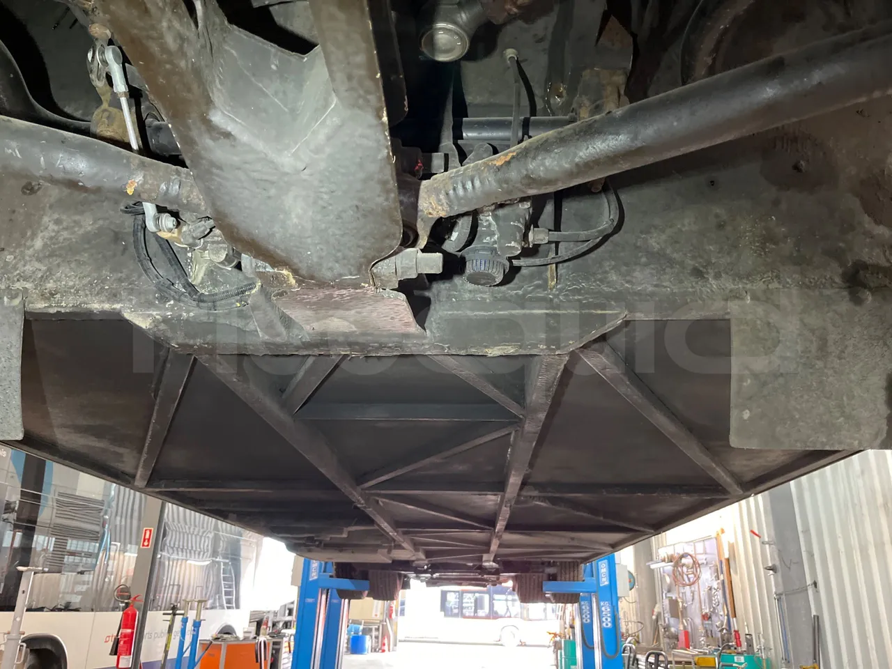 Setra S 417 S417 HDH/ Euro 4 - 350 Kw - 13,85 Mt - central undercarriage photo