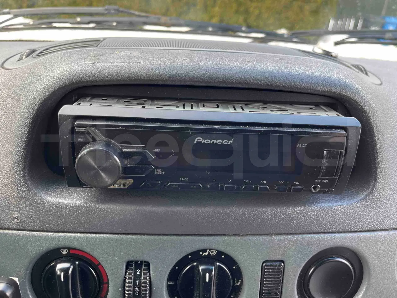 Mercedes-Benz Sprinter 413 CDI - Euro3 - 95kW - 6.600mt - radio accessories photo