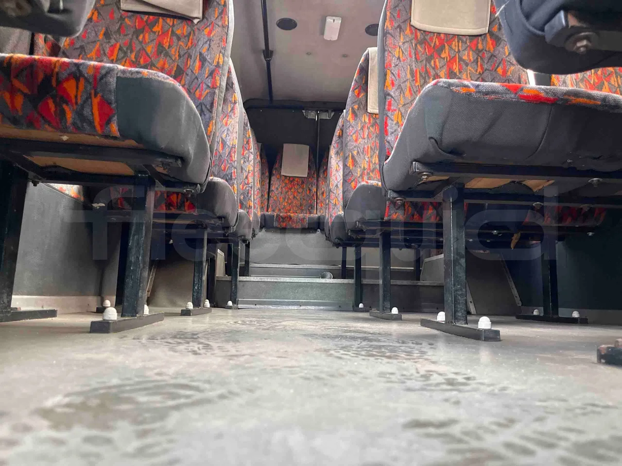 Mercedes-Benz Sprinter 413 CDI - Euro3 - 95kW - 6.600mt - seat brackets photo