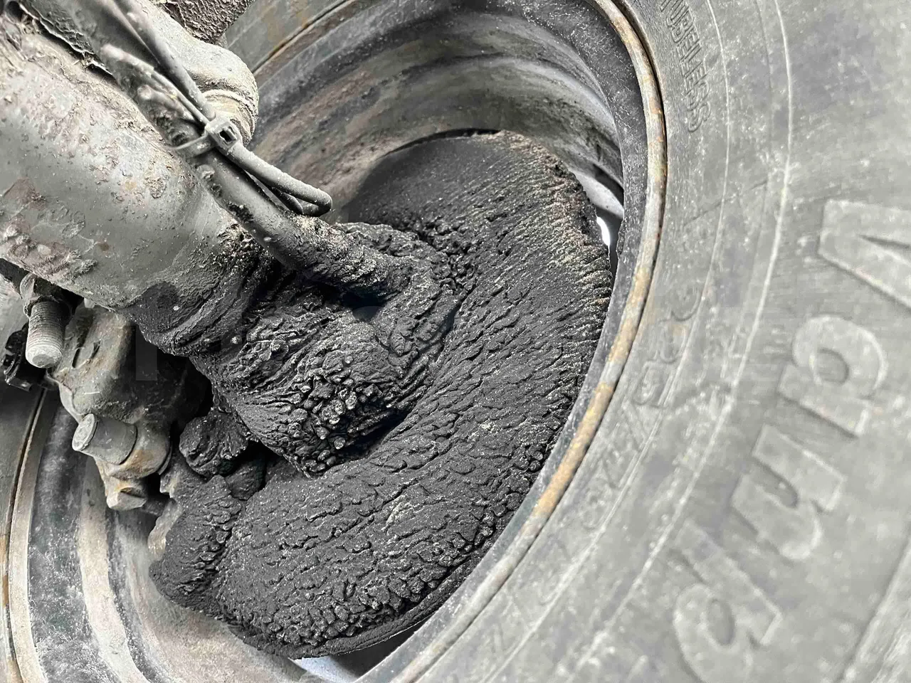 Mercedes-Benz Sprinter 413 CDI - Euro3 - 95kW - 6.600mt - axle 2 caliper brakes right