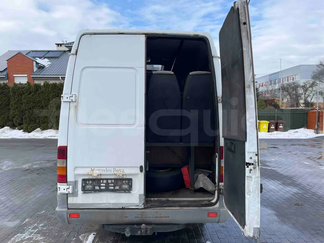 Mercedes-Benz Sprinter 413 CDI - Euro3 - 95kW - 6.600mt - external compartments photo
