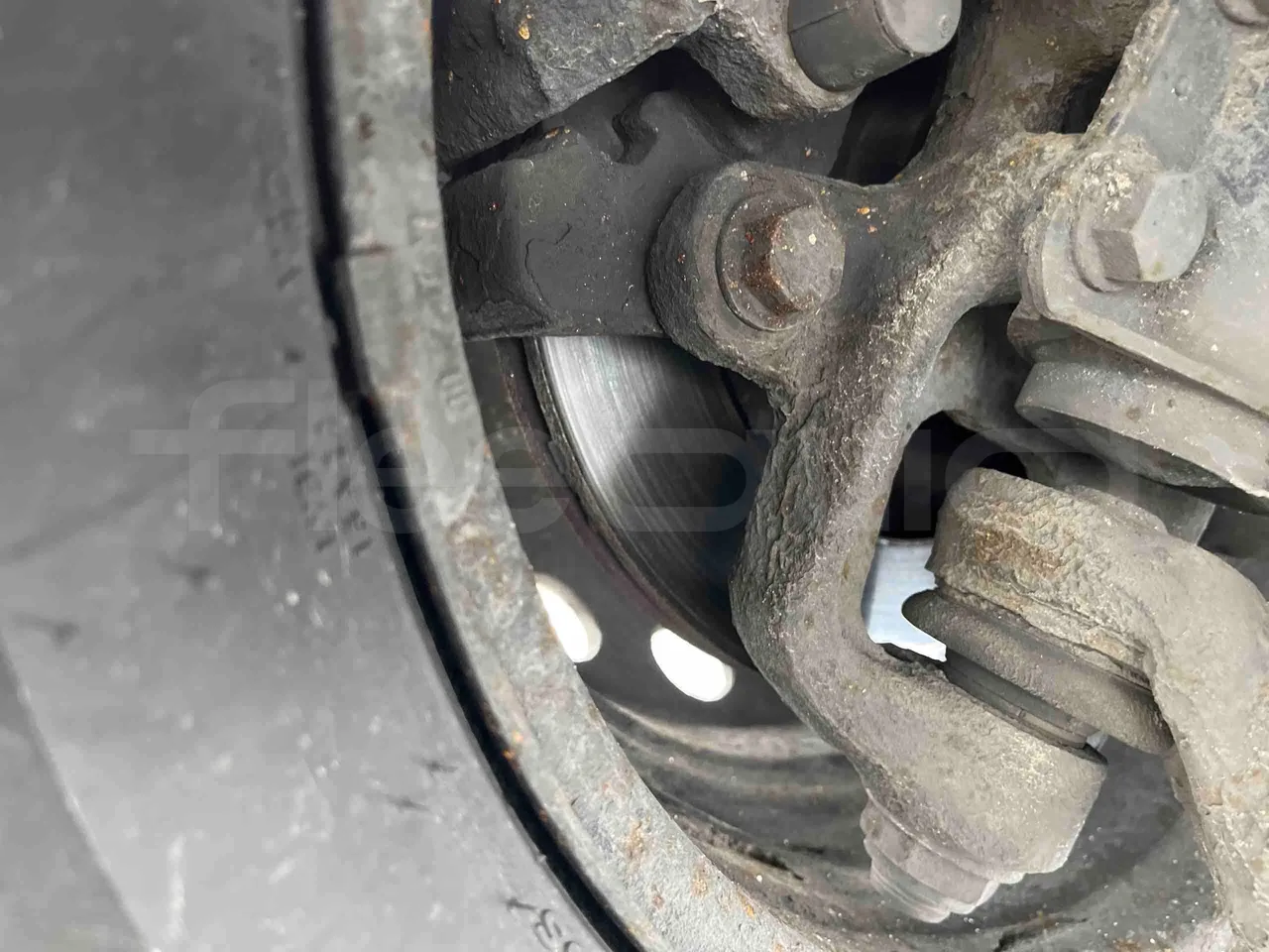 Mercedes-Benz Sprinter 413 CDI - Euro3 - 95kW - 6.600mt - front discs left