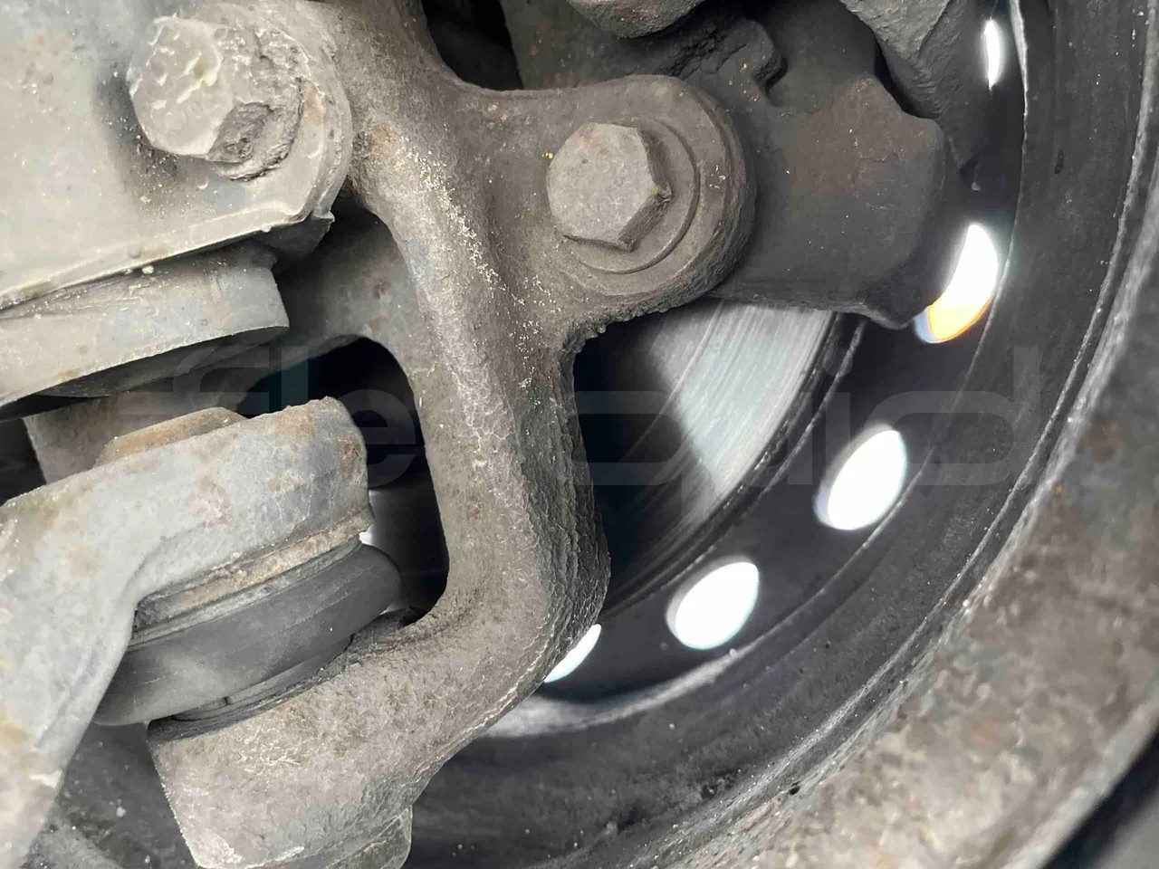 Mercedes-Benz Sprinter 413 CDI - Euro3 - 95kW - 6.600mt - front discs right