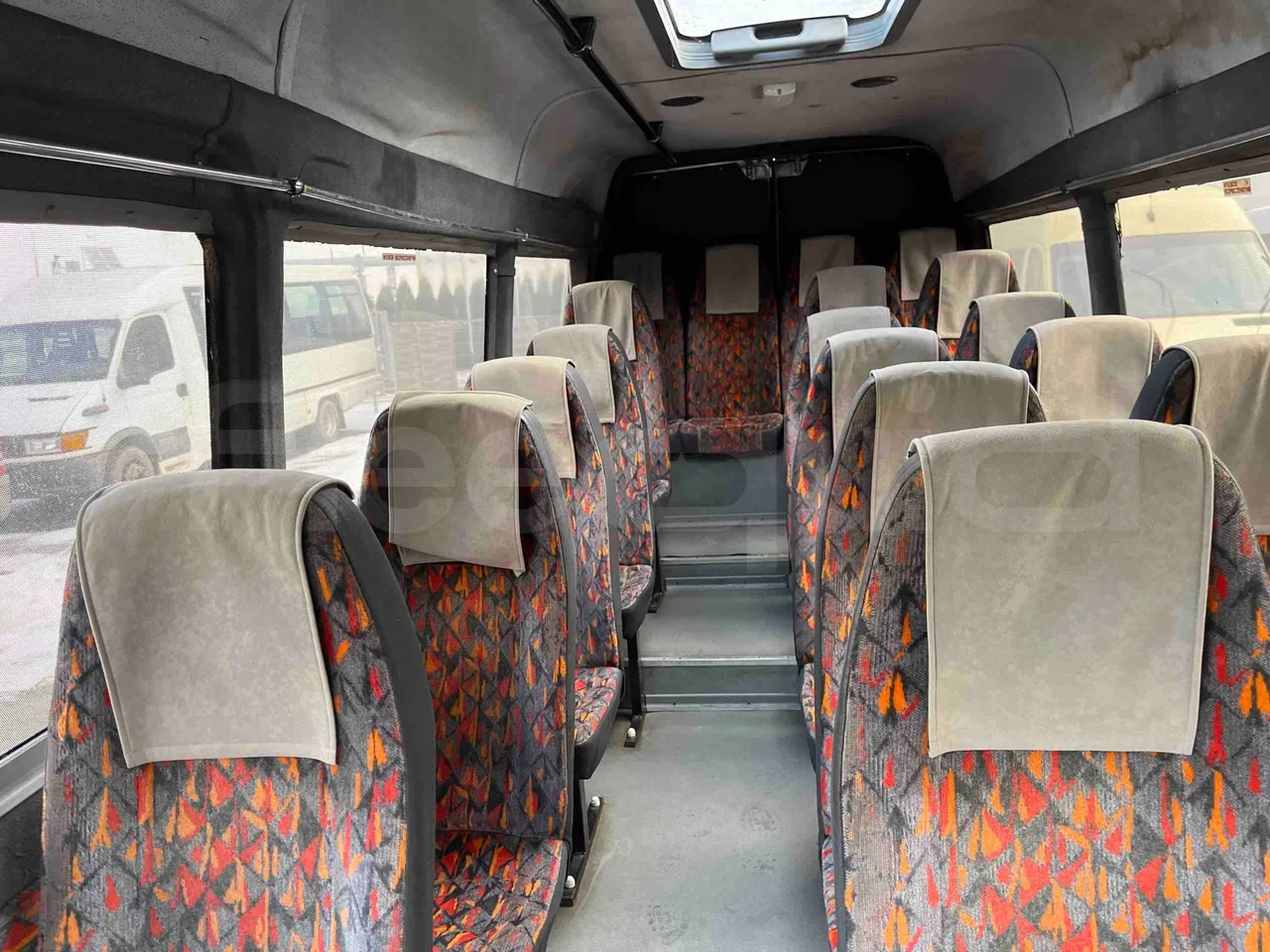 Mercedes-Benz Sprinter 413 CDI - Euro3 - 95kW - 6.600mt - interior reverse seats driver height