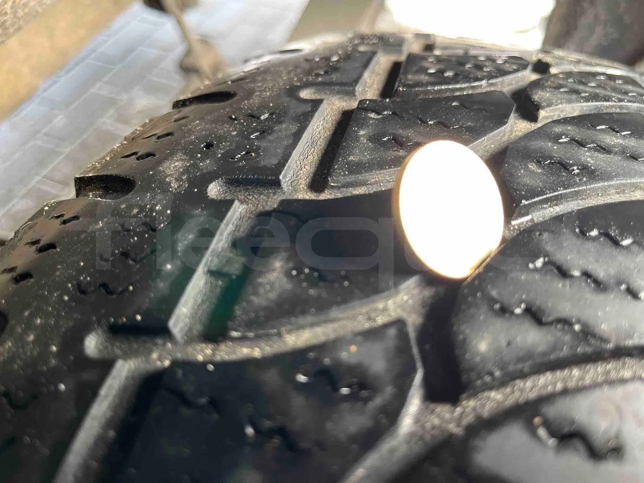 Mercedes-Benz Sprinter 413 CDI - Euro3 - 95kW - 6.600mt - tread condition second axle tires left