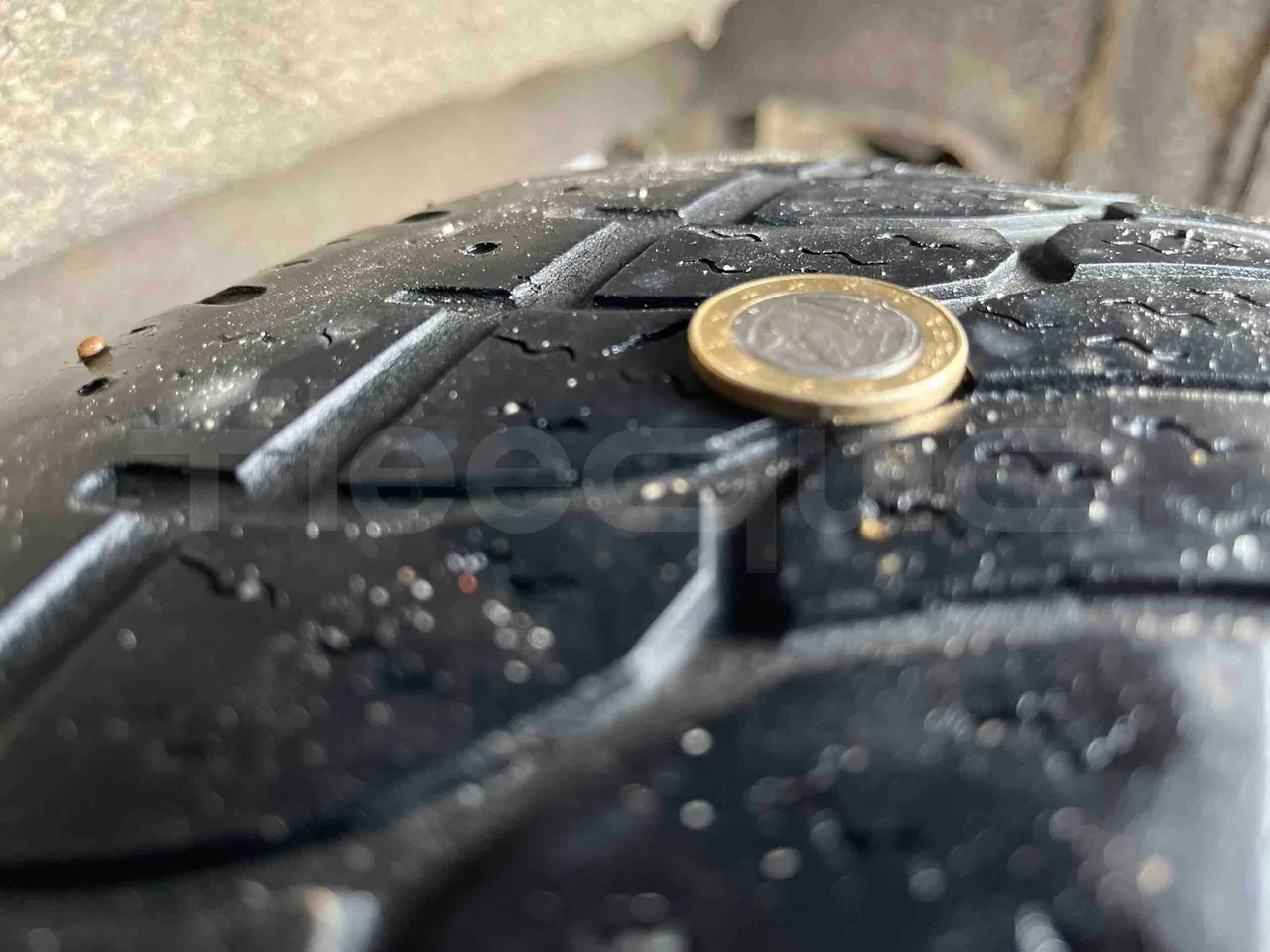 Mercedes-Benz Sprinter 413 CDI - Euro3 - 95kW - 6.600mt - tread condition second axle tires right