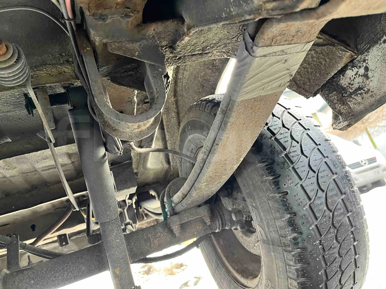 Mercedes-Benz Sprinter 413 CDI - Euro3 - 95kW - 6.600mt - axel 3 leaf spring left