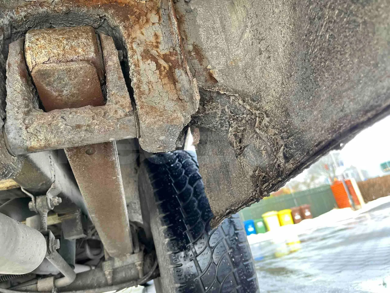 Mercedes-Benz Sprinter 413 CDI - Euro3 - 95kW - 6.600mt - axel 2 leaf spring right