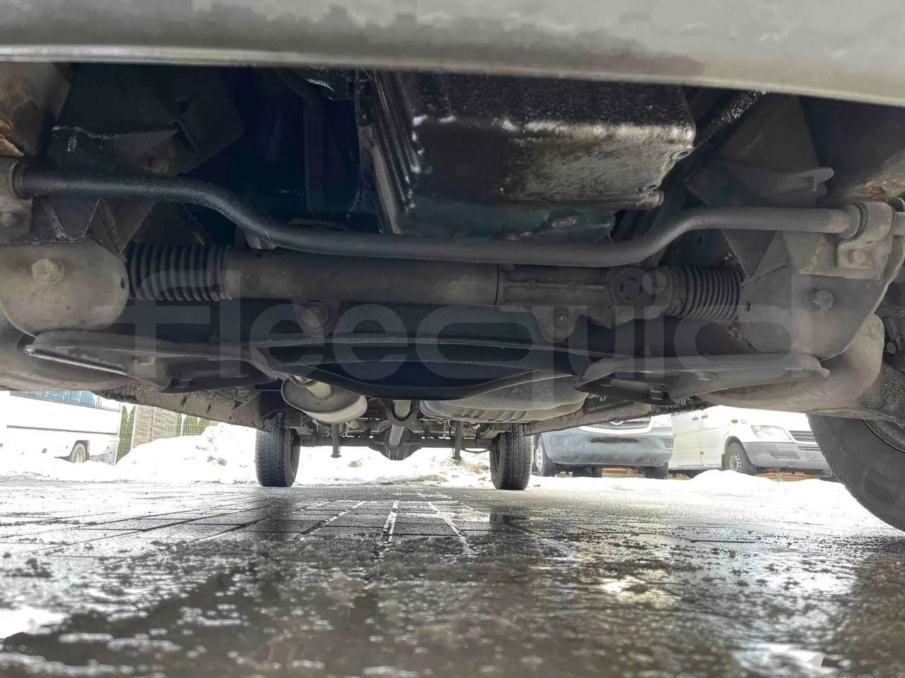 Mercedes-Benz Sprinter 413 CDI - Euro3 - 95kW - 6.600mt - front undercarriage from front