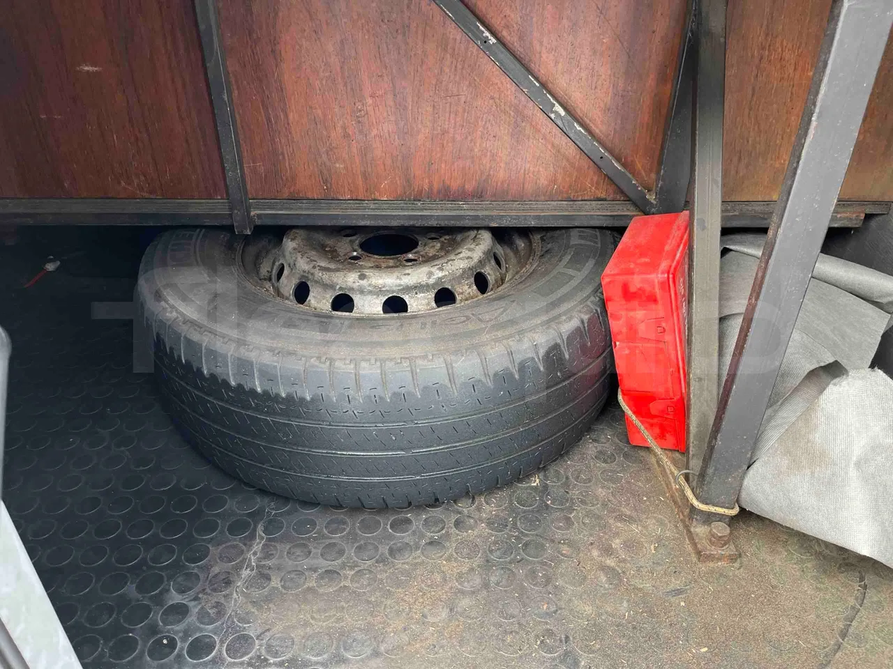 Mercedes-Benz Sprinter 413 CDI - Euro3 - 95kW - 6.600mt - spare wheel