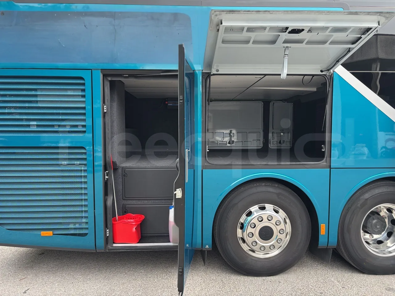 Setra S531 - Luggage Rack Left Side