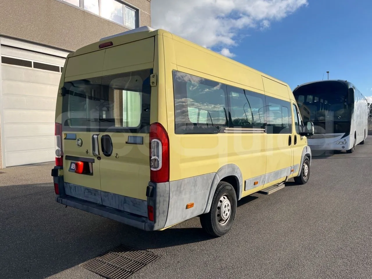 Fiat Ducato 250ECMEC - EUR4 - 88kW - 6.363m - 3/4 right rear doors closed