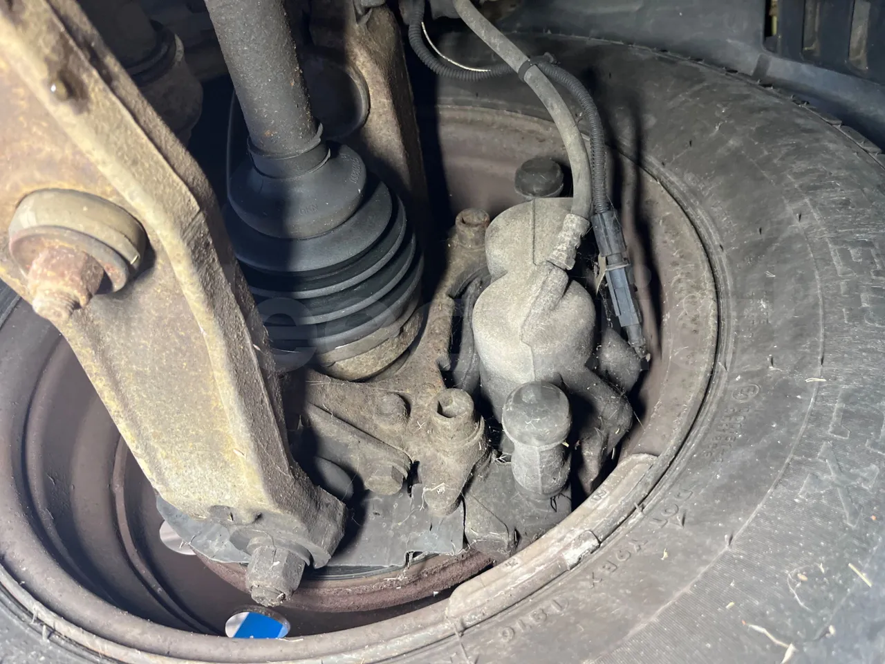 Fiat Ducato 250ECMEC - EUR4 - 88kW - 6.363m - front brake calipers left