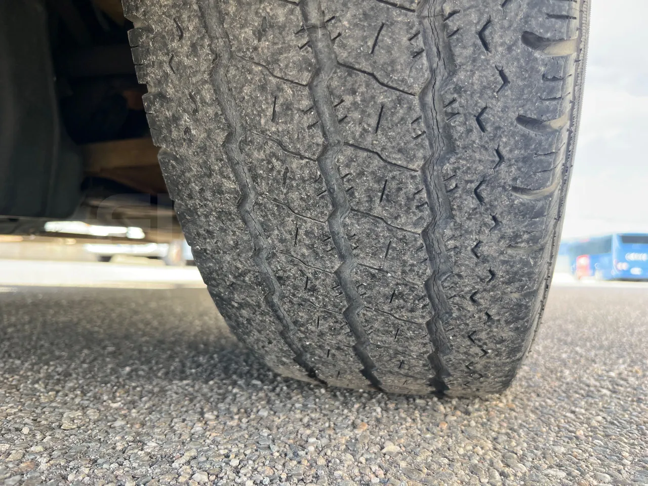 Fiat Ducato 250ECMEC - EUR4 - 88kW - 6.363m - rear left tire photo