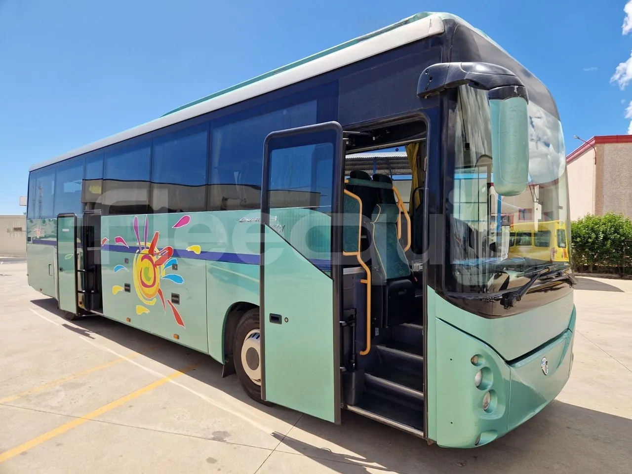 Iveco Evadys SFR130 -EUR5-279kW -11.995m - 3/4 right front doors open