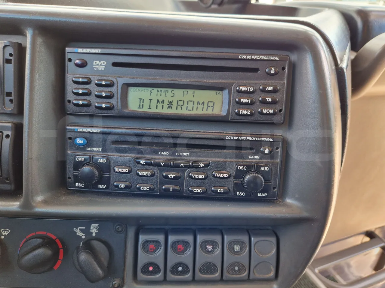 Iveco Evadys SFR130 -EUR5-279kW -11.995m - radio accessories photo