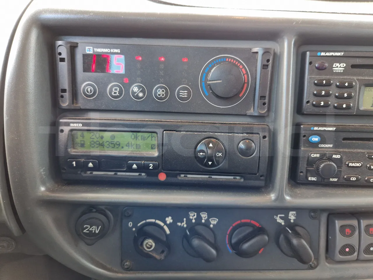 Iveco Evadys SFR130 -EUR5-279kW -11.995m - onboard devices 1