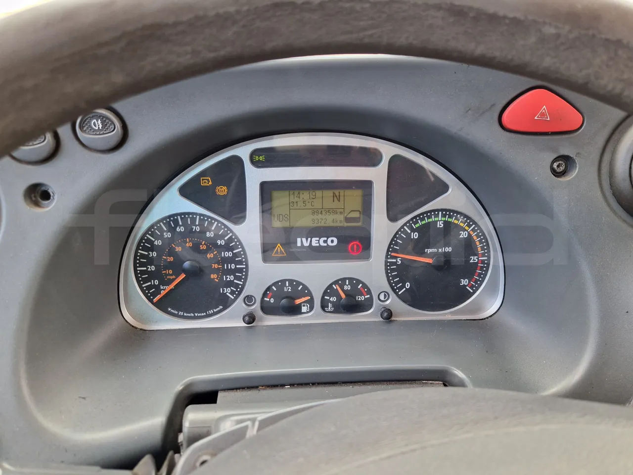 Iveco Evadys SFR130 -EUR5-279kW -11.995m - dashboard lights on