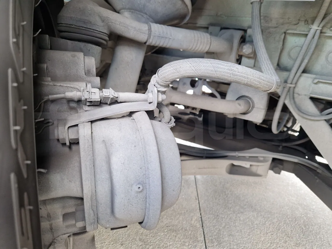 Iveco Evadys SFR130 -EUR5-279kW -11.995m - front brake calipers right