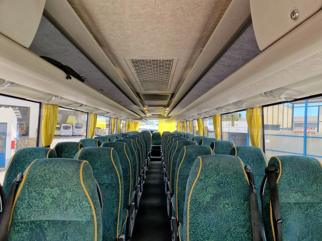 Iveco Evadys SFR130 -EUR5-279kW -11.995m - interior reverse seats driver height (mandatory for bus to scrap)