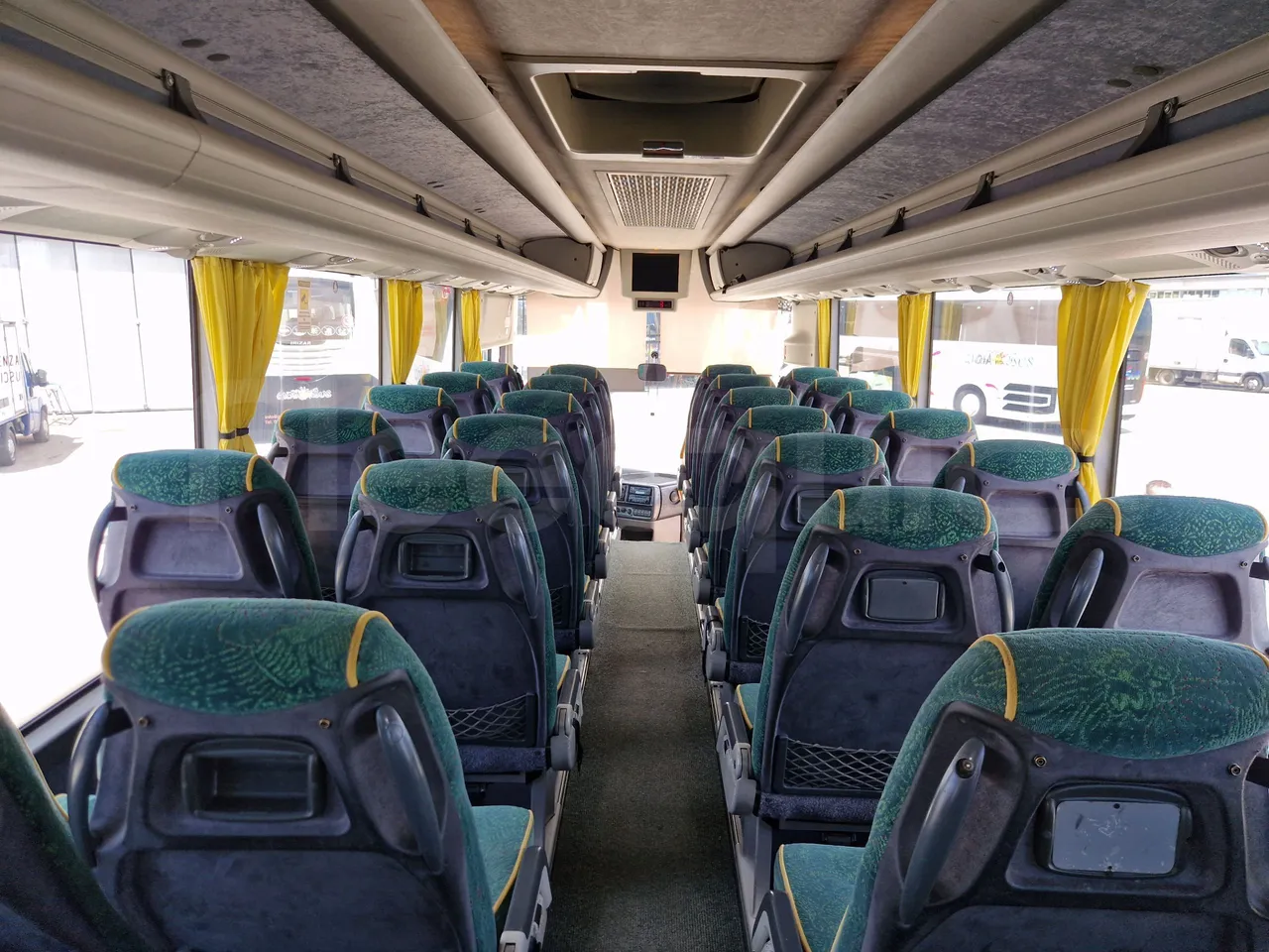 Iveco Evadys SFR130 -EUR5-279kW -11.995m - forward view middle aisle