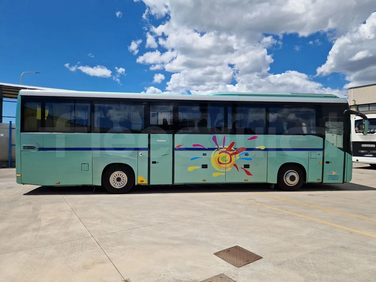 Iveco Evadys SFR130 -EUR5-279kW -11.995m - right side doors closed