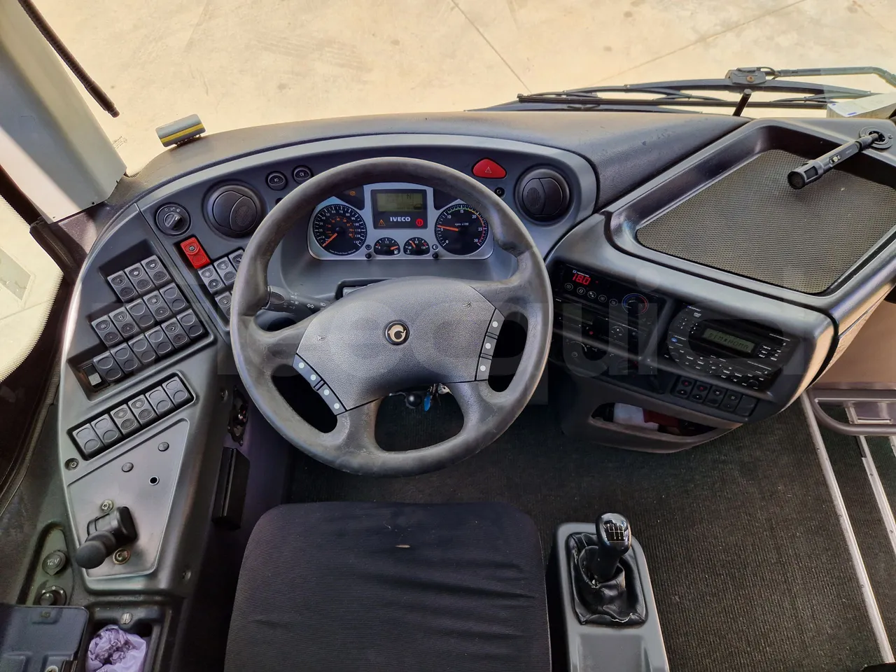 Iveco Evadys SFR130 -EUR5-279kW -11.995m - steering wheel photo
