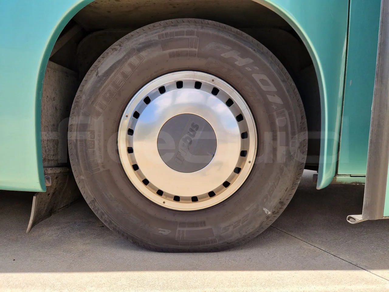 Iveco Evadys SFR130 -EUR5-279kW -11.995m - front left tire measurements