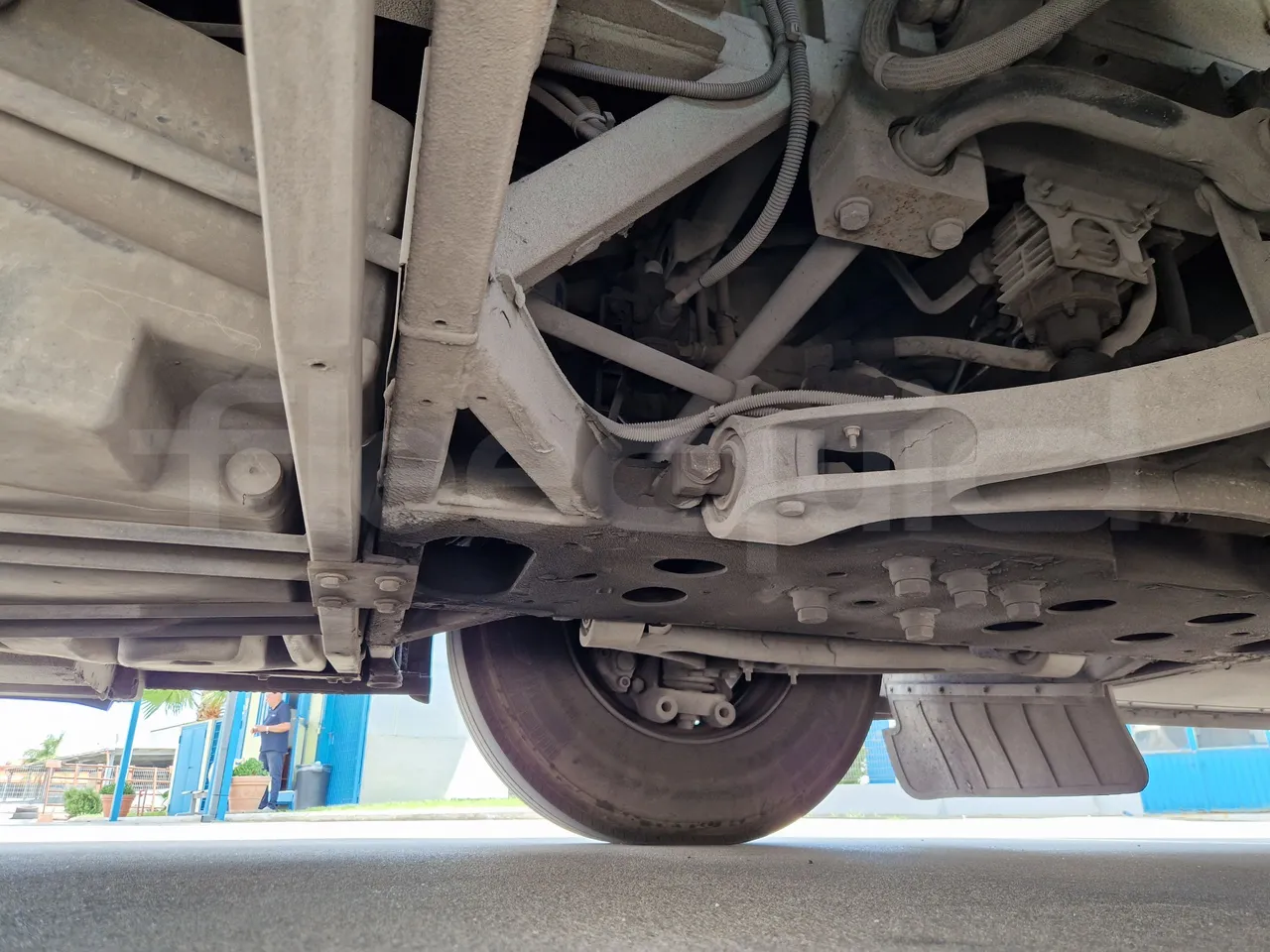 Iveco Evadys SFR130 -EUR5-279kW -11.995m - front axle left side