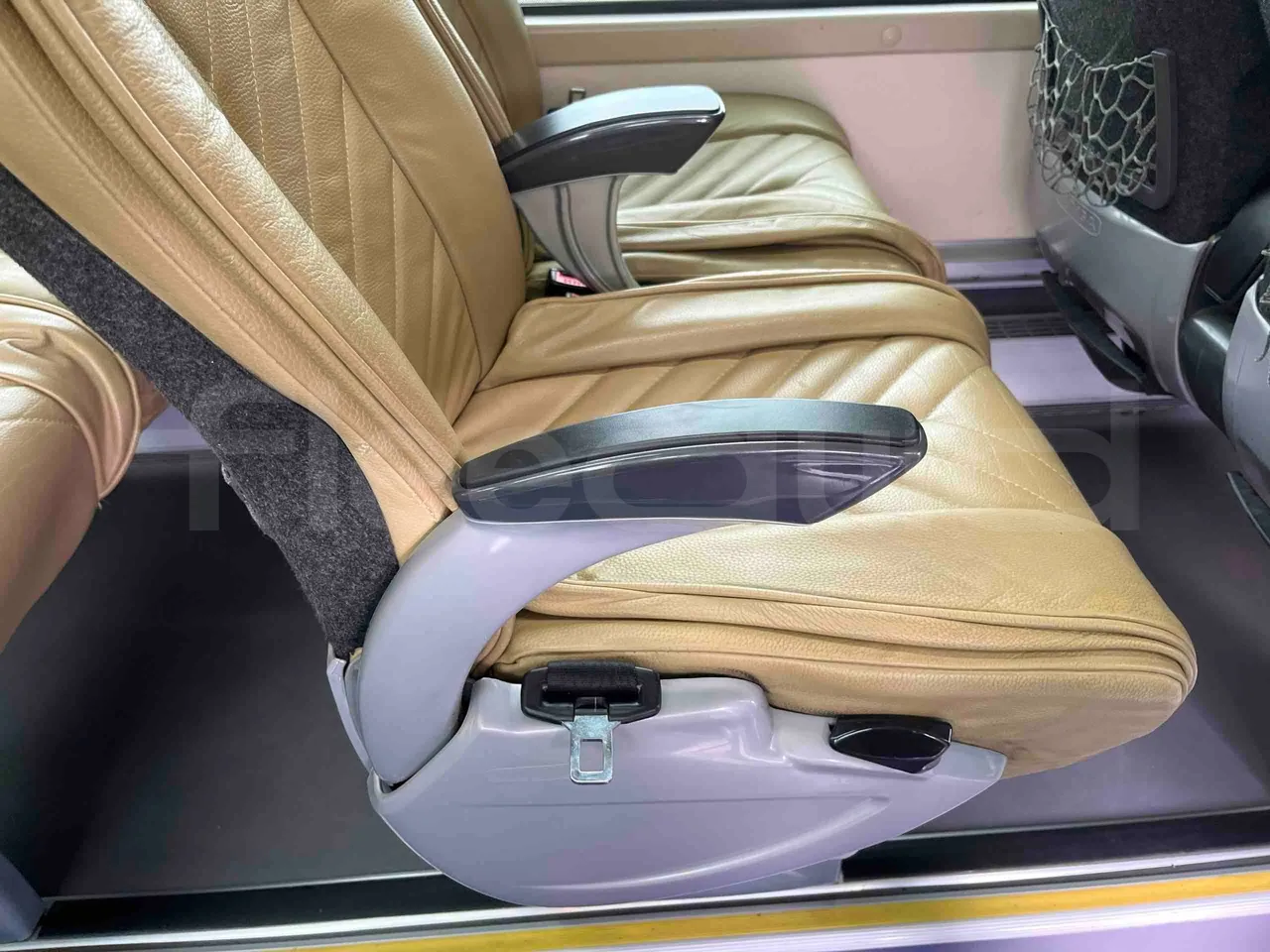 King Long XMQ6996 - Armrest