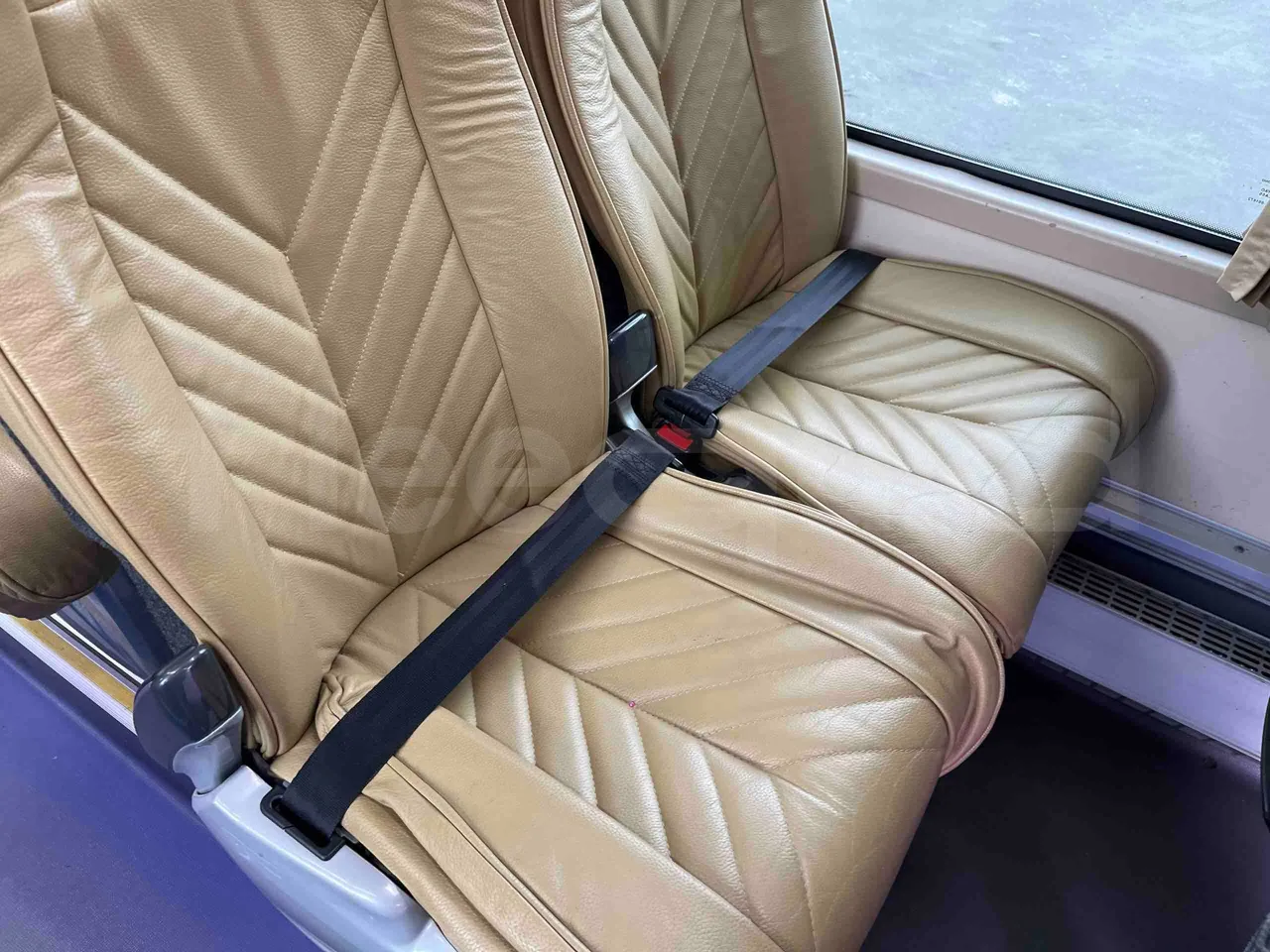 King Long XMQ6996 - central seat safety belt