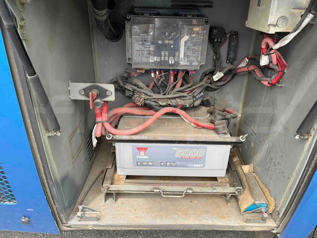 King Long XMQ6996 - external compartments photo