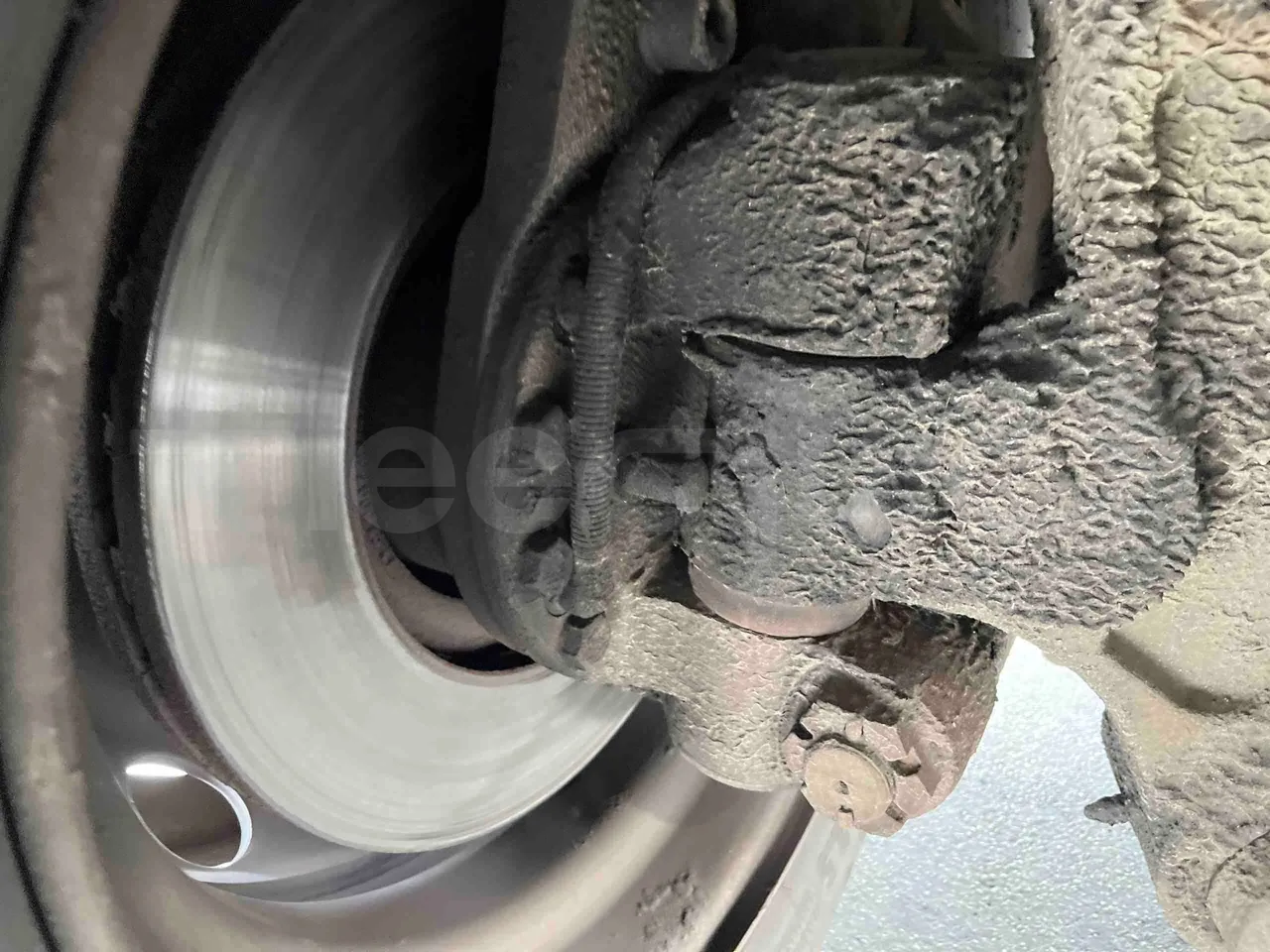 King Long XMQ6996 - First Axle Discs Left Side