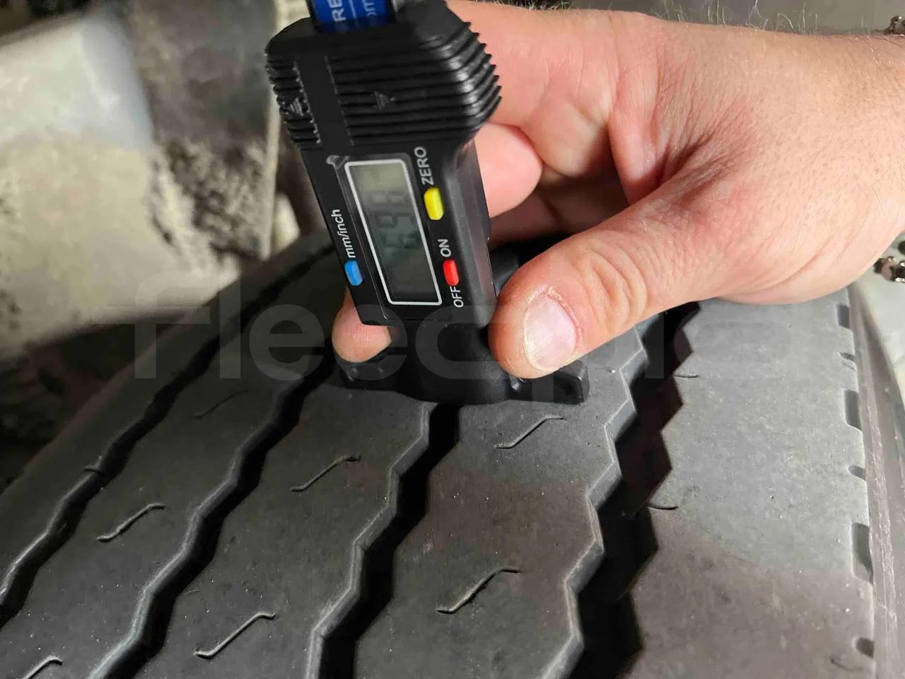 King Long XMQ6996 - Third Axle Right Side: Tyre Tread